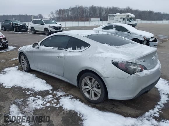 ✅ 2010 Hyundai Genesis Coupe Track • VIN: KMHHU6KH1AU015707 • Lot: 43829214. Listed on IAAI with 210,490 mi. Free auction sales archive from the USA and detailed vehicle history report at DreamBid. Image 3.
