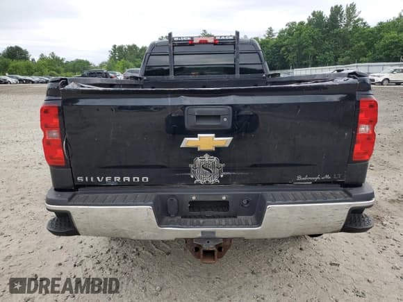 ✅ 2015 Chevrolet Silverado 2500HD LT • VIN: 1GC2KVEG3FZ512023 • Lot: 68147805. Wystawiony na Copart z przebiegiem 233 371 mil. Bezpłatny archiwum sprzedaży aukcyjnych z USA i szczegółowy raport historii pojazdu na DreamBid. Zdjęcie 6.