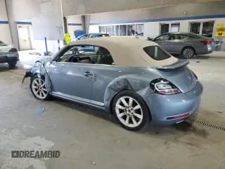 ✅ 2019 Volkswagen Beetle S • VIN: 3VW5DAAT1KM507771 • Лот: 92914895. Опубликован ранее на Copart с пробегом 21 044 миль. Бесплатный доступ к архиву аукционных продаж из США и подробный отчёт об истории автомобиля на DreamBid. Изображение 2.
