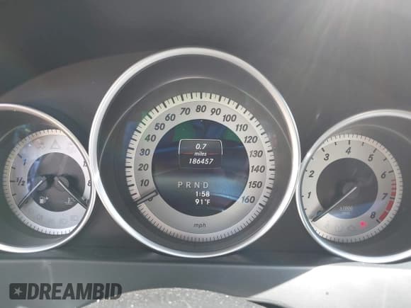 ✅ 2014 Mercedes-Benz C 250 Sport • VIN: WDDGF4HB5ER307781 • Lot: 42223138. Wystawiony na IAAI z przebiegiem 186 457 mil. Bezpłatny archiwum sprzedaży aukcyjnych z USA i szczegółowy raport historii pojazdu na DreamBid. Zdjęcie 7.