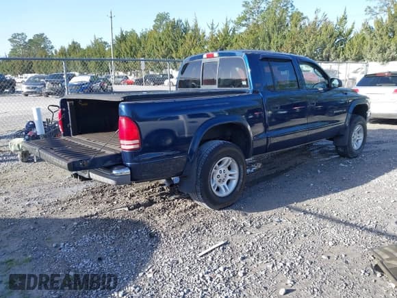 ✅ 2001 Dodge Dakota Sport • VIN: 1B7GG2AN81S162643 • Lot: 41714546. Wystawiony na IAAI z przebiegiem 157 489 mil. Bezpłatny archiwum sprzedaży aukcyjnych z USA i szczegółowy raport historii pojazdu na DreamBid. Zdjęcie 4.