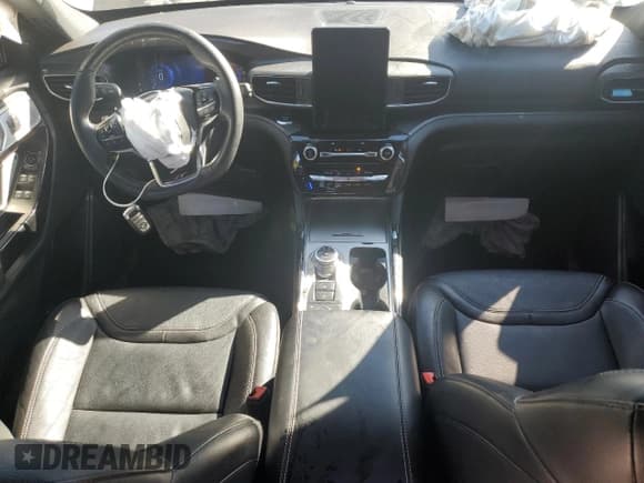 ✅ 2023 Ford Explorer ST • VIN: 1FM5K8GCXPGA70178 • Lot: 84809745. Wystawiony na Copart z przebiegiem 11 854 mil. Bezpłatny archiwum sprzedaży aukcyjnych z USA i szczegółowy raport historii pojazdu na DreamBid. Zdjęcie 8.