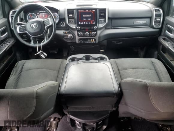 ✅ 2019 Ram 2500 Big Horn • VIN: 3C6UR5DJ3KG688847 • Лот: 92178425. Опубликован ранее на Copart с пробегом 246 950 миль. Бесплатный доступ к архиву аукционных продаж из США и подробный отчёт об истории автомобиля на DreamBid. Изображение 8.