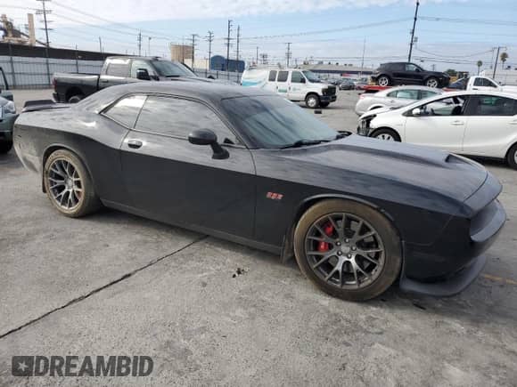 2016 Dodge Challenger SRT 392 с VIN 2C3CDZDJXGH331929, выставлен на аукционе Copart как лот 81610275 с пробегом 64 882 миль миль и Списание • Salvage title. История ставок и продаж доступна на DreamBid. Изображение 4.