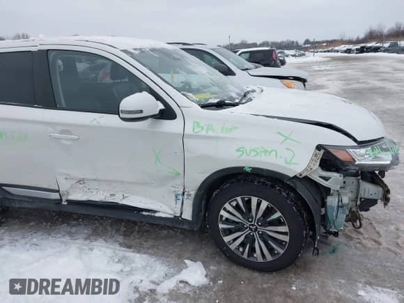 2020 Mitsubishi Outlander ES with VIN JA4AZ3A33LZ011380, listed as a IAAI auction lot 41567914 with 72,663 mi miles and . Bid and sale history available at DreamBid. Image 18.