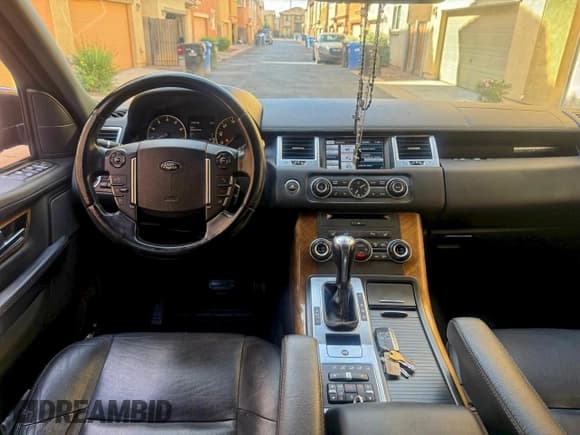 ✅ 2013 Land Rover Range Rover Sport HSE • VIN: SALSF2D42DA786957 • Лот: 95334075. Опубликован ранее на Copart с пробегом 90 245 миль. Бесплатный доступ к архиву аукционных продаж из США и подробный отчёт об истории автомобиля на DreamBid. Изображение 9.