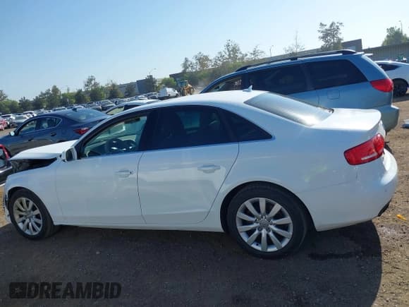 ✅ 2010 Audi A4 Premium Plus • VIN: WAUEFAFL9AN070187 • Lot: 43131271. Wystawiony na IAAI z przebiegiem 147 952 mil. Bezpłatny archiwum sprzedaży aukcyjnych z USA i szczegółowy raport historii pojazdu na DreamBid. Zdjęcie 14.