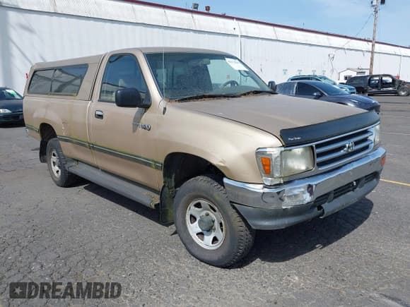✅ 1993 Toyota T100 • VIN: JT4VD20C0P0010859 • Lot: 42272530. Listed on IAAI with 206,688 mi. Free auction sales archive from the USA and detailed vehicle history report at DreamBid. Image 1.