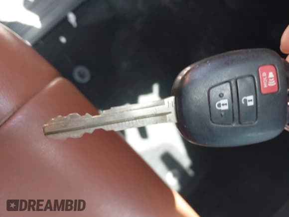 ✅ 2019 Toyota Tundra SR5 • VIN: 5TFDY5F1XKX838103 • Lot: 42817011. Listed on IAAI with Not provided. Free auction sales archive from the USA and detailed vehicle history report at DreamBid. Image 11.