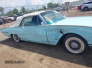 ✅ 1962 Ford Thunderbird • VIN: 0000002Y85Z168701 • Лот: 42953795. Опубликован ранее на IAAI с пробегом 53 689 миль. Бесплатный доступ к архиву аукционных продаж из США и подробный отчёт об истории автомобиля на DreamBid. Изображение 6.