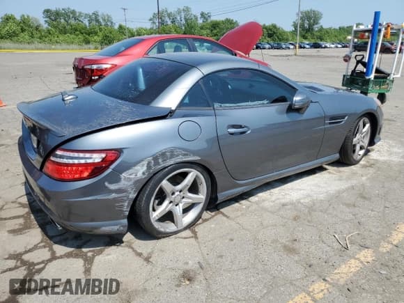 ✅ 2016 Mercedes-Benz SLK 300 • VIN: WDDPK3JA6GF121176 • Лот: 60413565. Опубликован ранее на Copart с пробегом 69 218 миль. Бесплатный доступ к архиву аукционных продаж из США и подробный отчёт об истории автомобиля на DreamBid. Изображение 3.