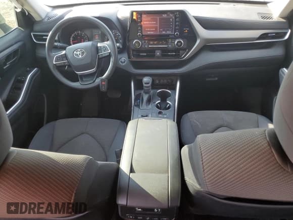 ✅ 2022 Toyota Highlander L • VIN: 5TDCZRAH0NS116007 • Lot: 84037765. Wystawiony na Copart z przebiegiem 60 503 mil. Bezpłatny archiwum sprzedaży aukcyjnych z USA i szczegółowy raport historii pojazdu na DreamBid. Zdjęcie 8.