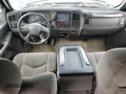 ✅ 2004 Chevrolet Silverado 2500HD LS • VIN: 1GCHK23U84F114144 • Lot: 69573905. Wystawiony na Copart z przebiegiem 149 449 mil. Bezpłatny archiwum sprzedaży aukcyjnych z USA i szczegółowy raport historii pojazdu na DreamBid. Zdjęcie 8.