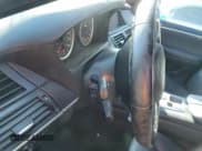 ✅ 2014 BMW X6 M • VIN: 5YMGZ0C53E0J99801 • Lot: 78826214. Wystawiony na Copart z przebiegiem Nie podano. Bezpłatny archiwum sprzedaży aukcyjnych z USA i szczegółowy raport historii pojazdu na DreamBid. Zdjęcie 9.