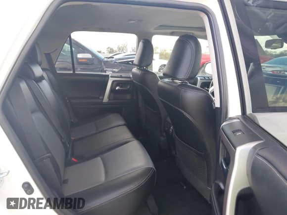 ✅ 2021 Toyota 4Runner SR5 Premium • VIN: JTEFU5JR3M5235612 • Lot: 43766249. Wystawiony na IAAI z przebiegiem 61 924 mil. Bezpłatny archiwum sprzedaży aukcyjnych z USA i szczegółowy raport historii pojazdu na DreamBid. Zdjęcie 8.