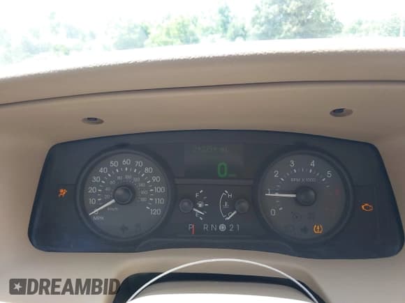 ✅ 2010 Mercury Grand Marquis LS • VIN: 2MEBM7FV6AX611600 • Lot: 42603081. Wystawiony na IAAI z przebiegiem 243 254 mil. Bezpłatny archiwum sprzedaży aukcyjnych z USA i szczegółowy raport historii pojazdu na DreamBid. Zdjęcie 7.