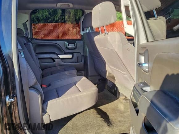 ✅ 2018 Chevrolet Silverado 1500 LT • VIN: 3GCPCREC8JG366167 • Lot: 96327085. Wystawiony na Copart z przebiegiem 134 515 mil. Bezpłatny archiwum sprzedaży aukcyjnych z USA i szczegółowy raport historii pojazdu na DreamBid. Zdjęcie 6.