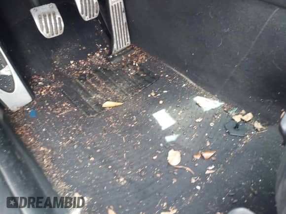 2002 BMW 3 Series M3 с VIN WBSBL93472JR13864, выставлен на аукционе IAAI как лот 42931362 с пробегом 192 163 миль миль и . История ставок и продаж доступна на DreamBid. Изображение 17.