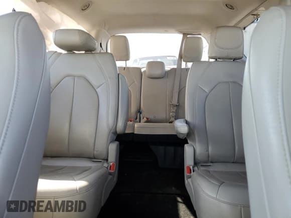 ✅ 2018 Chrysler Pacifica Touring L • VIN: 2C4RC1BG5JR305662 • Lot: 84761415. Listed on Copart with 125,551 mi. Free auction sales archive from the USA and detailed vehicle history report at DreamBid. Image 10.