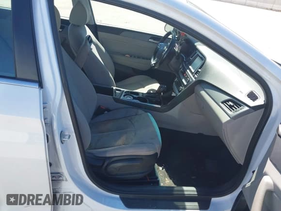 ✅ 2019 Hyundai Sonata Sport • VIN: 5NPE34AF3KH760999 • Лот: 43520809. Опубликован ранее на IAAI с пробегом 97 458 миль. Бесплатный доступ к архиву аукционных продаж из США и подробный отчёт об истории автомобиля на DreamBid. Изображение 5.