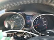 ✅ 2017 Hyundai Veloster • VIN: KMHTC6AD2HU309333 • Lot: 83463694. Wystawiony na Copart z przebiegiem 170 621 mil. Bezpłatny archiwum sprzedaży aukcyjnych z USA i szczegółowy raport historii pojazdu na DreamBid. Zdjęcie 9.