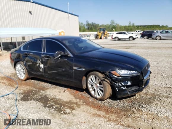 ✅ 2017 Jaguar XF 20d Prestige • VIN: SAJBK4BN2HCY33510 • Lot: 48576923. Wystawiony na Copart z przebiegiem 95 293 mil. Bezpłatny archiwum sprzedaży aukcyjnych z USA i szczegółowy raport historii pojazdu na DreamBid. Zdjęcie 4.