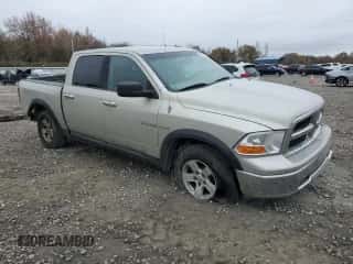 2009 Dodge 1500 SLT с VIN 1D3HB13T19J527634, выставлен на аукционе Copart как лот 82852264 с пробегом 284 069 миль миль и Списание • Salvage title. История ставок и продаж доступна на DreamBid. Изображение 4.