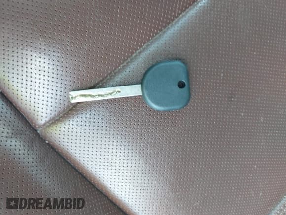 ✅ 2015 Chevrolet Silverado 1500 High Country • VIN: 3GCUKTEJ0FG443056 • Лот: 42172079. Опубликован ранее на IAAI с пробегом 147 797 миль. Бесплатный доступ к архиву аукционных продаж из США и подробный отчёт об истории автомобиля на DreamBid. Изображение 11.