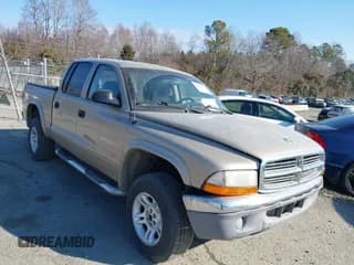 ✅ 2002 Dodge Dakota • VIN: 1B7HG48X92S713297 • Lot: 40709139. Wystawiony na IAAI z przebiegiem 271 904 mil. Bezpłatny archiwum sprzedaży aukcyjnych z USA i szczegółowy raport historii pojazdu na DreamBid. Zdjęcie 1.