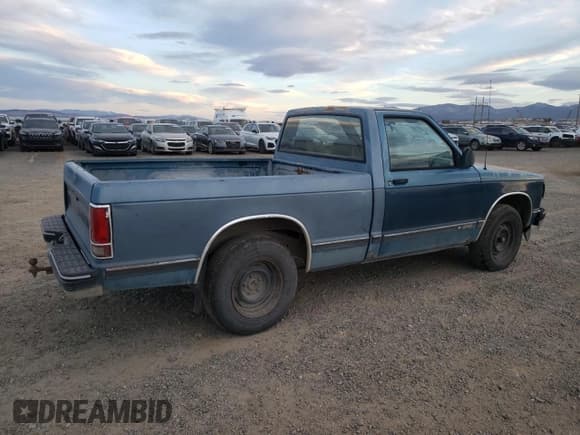 ✅ 1992 Chevrolet S-10 • VIN: 1GCCS14R6N8218748 • Lot: 92470245. Wystawiony na Copart z przebiegiem 237 123 mil. Bezpłatny archiwum sprzedaży aukcyjnych z USA i szczegółowy raport historii pojazdu na DreamBid. Zdjęcie 3.