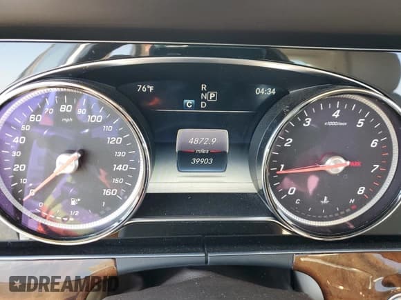 ✅ 2018 Mercedes-Benz E 300 • VIN: WDDZF4JB3JA298445 • Lot: 60354315. Listed on Copart with 39,903 mi. Free auction sales archive from the USA and detailed vehicle history report at DreamBid. Image 9.