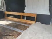 ✅ 2019 Ford Transit • VIN: 1FTYR2CM8KKB55762 • Lot: 67451825. Wystawiony na Copart z przebiegiem 298 718 mil. Bezpłatny archiwum sprzedaży aukcyjnych z USA i szczegółowy raport historii pojazdu na DreamBid. Zdjęcie 11.