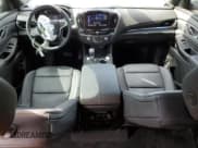 ✅ 2023 Chevrolet Traverse LT • VIN: 1GNEVHKW0PJ222492 • Lot: 63209834. Wystawiony na Copart z przebiegiem 22 934 mil. Bezpłatny archiwum sprzedaży aukcyjnych z USA i szczegółowy raport historii pojazdu na DreamBid. Zdjęcie 8.