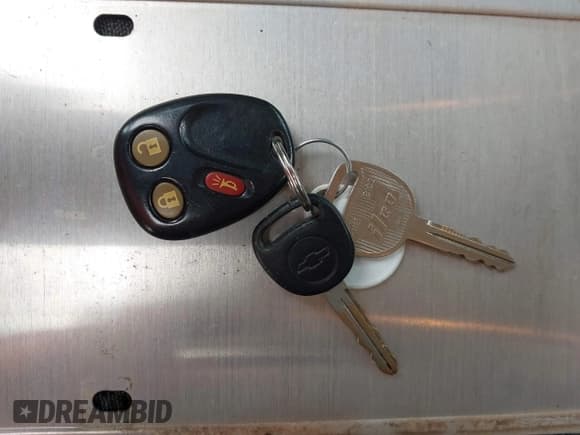 ✅ 2006 Chevrolet Silverado 1500 LT1 • VIN: 2GCEK13T561133233 • Лот: 43387481. Опубликован ранее на IAAI с пробегом 199 923 миль. Бесплатный доступ к архиву аукционных продаж из США и подробный отчёт об истории автомобиля на DreamBid. Изображение 11.