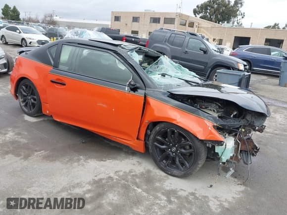 ✅ 2015 Scion tC • VIN: JTKJF5C70FJ006286 • Lot: 41624963. Wystawiony na IAAI z przebiegiem 39 185 mil. Bezpłatny archiwum sprzedaży aukcyjnych z USA i szczegółowy raport historii pojazdu na DreamBid. Zdjęcie 1.