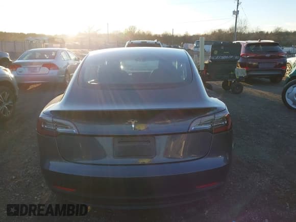 ✅ 2023 Tesla Model 3 • VIN: 5YJ3E1EAXPF473910 • Lot: 43663541. Wystawiony na IAAI z przebiegiem 32 338 mil. Bezpłatny archiwum sprzedaży aukcyjnych z USA i szczegółowy raport historii pojazdu na DreamBid. Zdjęcie 16.