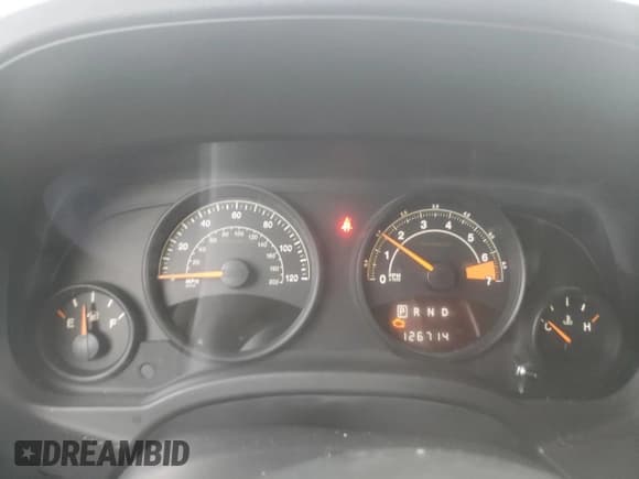 ✅ 2015 Jeep Patriot High Altitude • VIN: 1C4NJPFA2FD318571 • Лот: 60547535. Опубликован ранее на Copart с пробегом 126 714 миль. Бесплатный доступ к архиву аукционных продаж из США и подробный отчёт об истории автомобиля на DreamBid. Изображение 9.