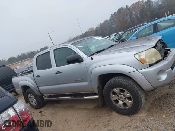 ✅ 2010 Toyota Tacoma PreRunner • VIN: 3TMJU4GN6AM093350 • Lot: 43729398. Listed on IAAI with 251,266 mi. Free auction sales archive from the USA and detailed vehicle history report at DreamBid. Image 13.