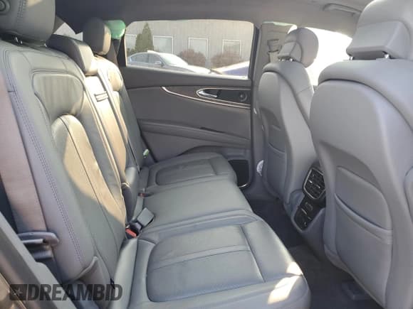 ✅ 2019 Lincoln Nautilus Reserve • VIN: 2LMPJ8LP6KBL47966 • Lot: 69063305. Wystawiony na Copart z przebiegiem 57 106 mil. Bezpłatny archiwum sprzedaży aukcyjnych z USA i szczegółowy raport historii pojazdu na DreamBid. Zdjęcie 11.