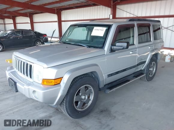 ✅ 2008 Jeep Commander Sport • VIN: 1J8HH48K58C143456 • Лот: 41847541. Опубликован ранее на IAAI с пробегом 163 209 миль. Бесплатный доступ к архиву аукционных продаж из США и подробный отчёт об истории автомобиля на DreamBid. Изображение 2.