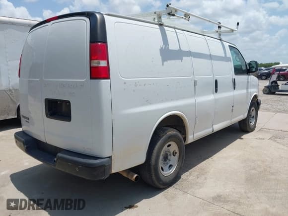 ✅ 2015 Chevrolet Express Cargo • VIN: 1GCZGTCG9F1241751 • Lot: 42542607. Listed on IAAI with 220,697 mi. Free auction sales archive from the USA and detailed vehicle history report at DreamBid. Image 4.