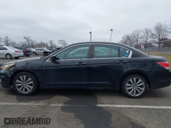 ✅ 2012 Honda Accord EX-L • VIN: 1HGCP2F86CA005656 • Lot: 43727167. Listed on IAAI with 240,982 mi. Free auction sales archive from the USA and detailed vehicle history report at DreamBid. Image 14.