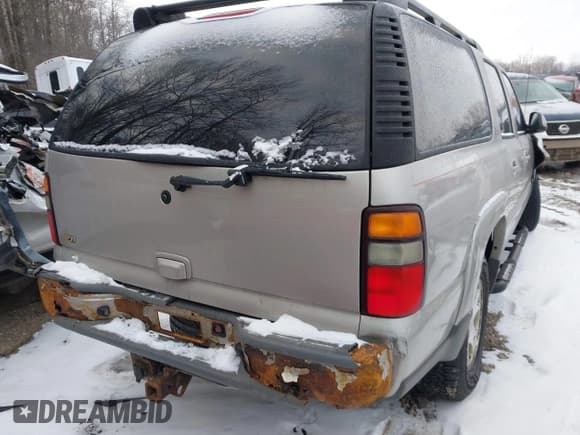 ✅ 2004 Chevrolet Suburban Z71 • VIN: 3GNFK16Z14G237332 • Лот: 41352674. Опубликован ранее на IAAI с пробегом Не указан. Бесплатный доступ к архиву аукционных продаж из США и подробный отчёт об истории автомобиля на DreamBid. Изображение 4.