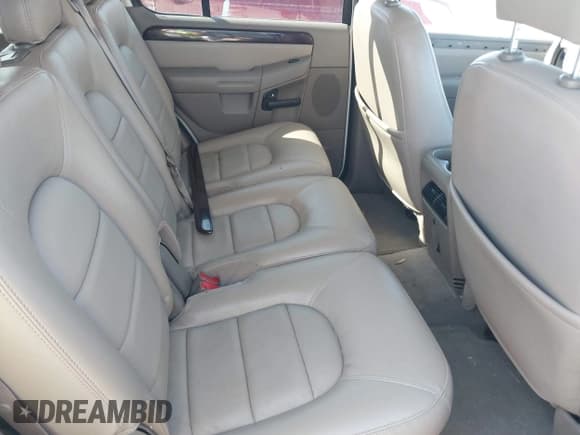 ✅ 2004 Ford Explorer • VIN: 1FMZU85W94ZB15992 • Lot: 41658686. Wystawiony na IAAI z przebiegiem 168 147 mil. Bezpłatny archiwum sprzedaży aukcyjnych z USA i szczegółowy raport historii pojazdu na DreamBid. Zdjęcie 8.