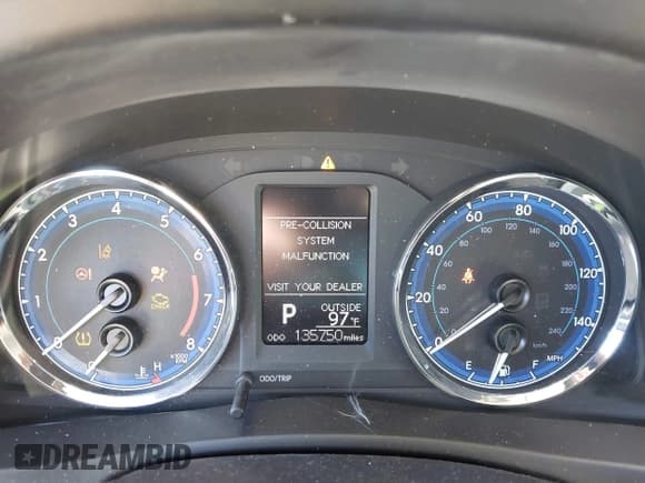 ✅ 2017 Toyota Corolla L • VIN: 5YFBURHE0HP667704 • Lot: 43565227. Wystawiony na IAAI z przebiegiem 135 750 mil. Bezpłatny archiwum sprzedaży aukcyjnych z USA i szczegółowy raport historii pojazdu na DreamBid. Zdjęcie 7.