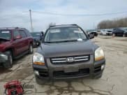 ✅ 2008 Kia Sportage LX • VIN: KNDJF723687527577 • Lot: 87409224. Wystawiony na Copart z przebiegiem 215 922 mil. Bezpłatny archiwum sprzedaży aukcyjnych z USA i szczegółowy raport historii pojazdu na DreamBid. Zdjęcie 5.