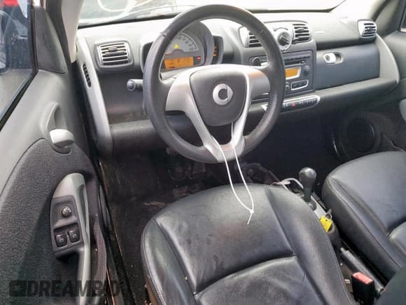 ✅ 2009 Smart fortwo Pure • VIN: WMEEJ31X49K233947 • Lot: 60535065. Listed on Copart with 48,669 mi. Free auction sales archive from the USA and detailed vehicle history report at DreamBid. Image 8.