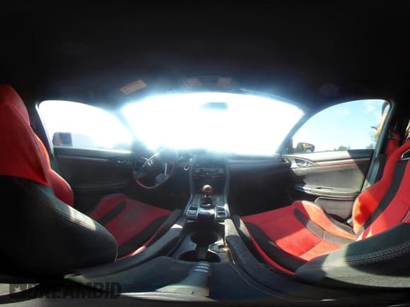 ✅ 2019 Honda Civic Type R Touring • VIN: SHHFK8G77KU204979 • Lot: 42894785. Wystawiony na IAAI z przebiegiem 117 576 mil. Bezpłatny archiwum sprzedaży aukcyjnych z USA i szczegółowy raport historii pojazdu na DreamBid. Zdjęcie 18.