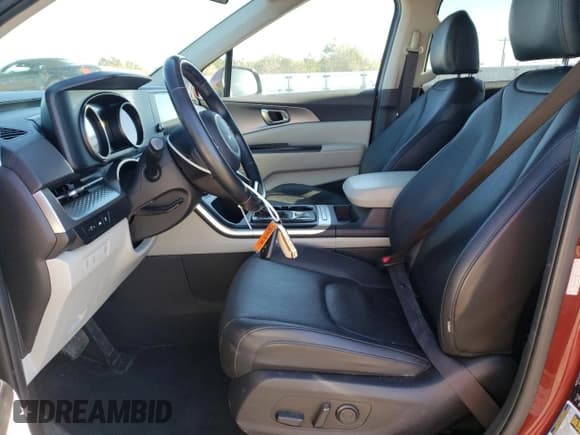 ✅ 2023 Kia Carnival LX • VIN: KNDNB4H38P6191566 • Лот: 88765815. Опубликован ранее на Copart с пробегом 49 369 миль. Бесплатный доступ к архиву аукционных продаж из США и подробный отчёт об истории автомобиля на DreamBid. Изображение 7.