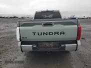 ✅ 2022 Toyota Tundra SR5 • VIN: 5TFLA5EC5NX005722 • Lot: 52155715. Wystawiony na Copart z przebiegiem 62 471 mil. Bezpłatny archiwum sprzedaży aukcyjnych z USA i szczegółowy raport historii pojazdu na DreamBid. Zdjęcie 6.